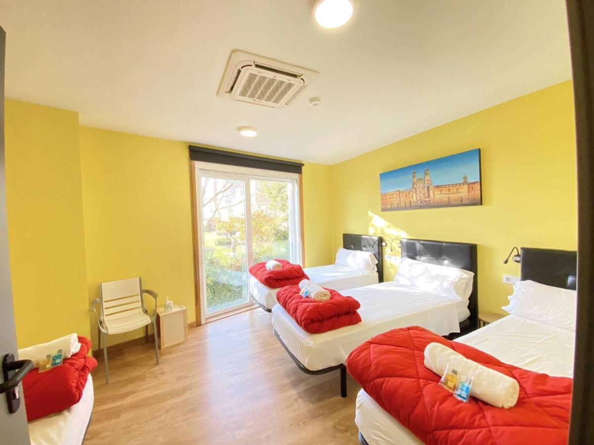 Cruce De Caminos Arzua Hostel Екстериор снимка