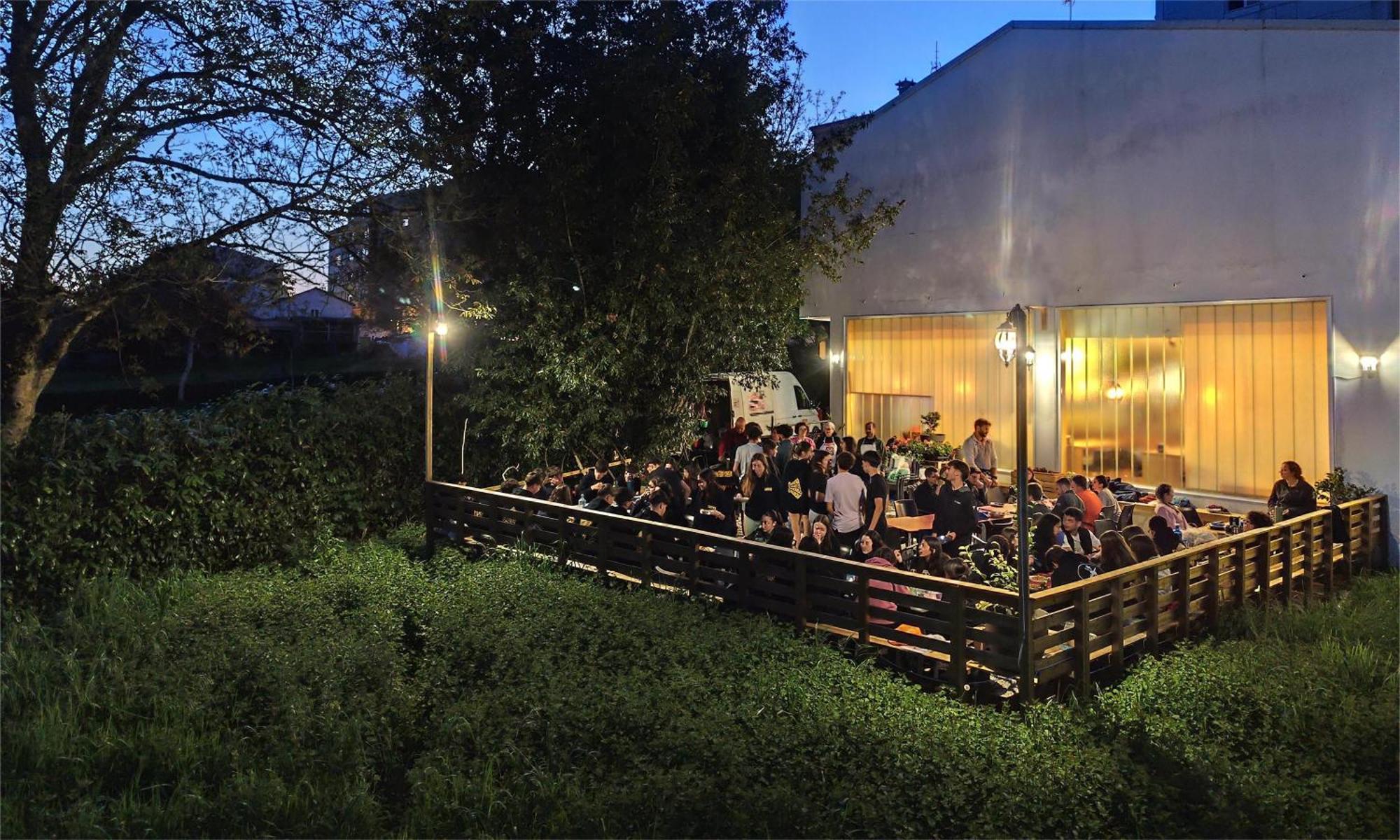 Cruce De Caminos Arzua Hostel Екстериор снимка
